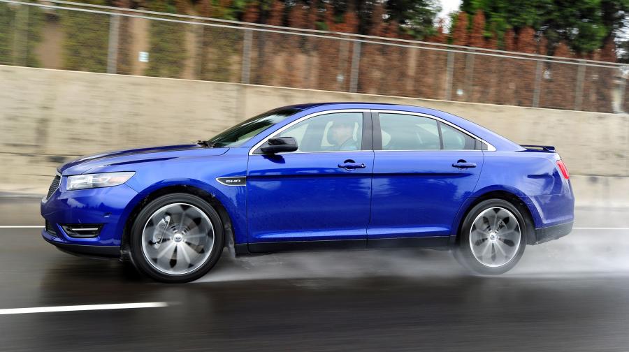  Ford Taurus SHO 2013 года  (фото 34 из 56)